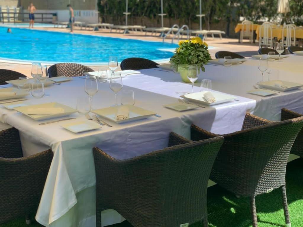 Hotel La Pineta Dei Liberti Lido dei Pini Esterno foto