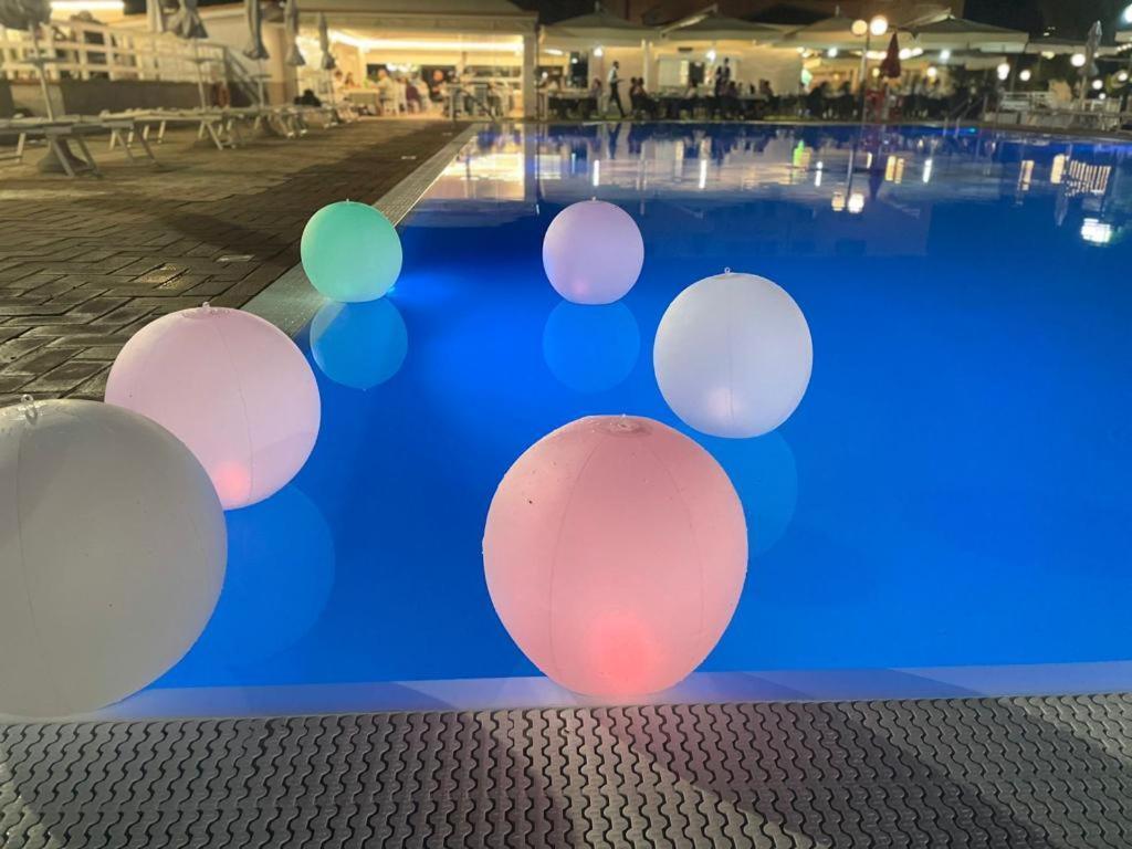 Hotel La Pineta Dei Liberti Lido dei Pini Esterno foto