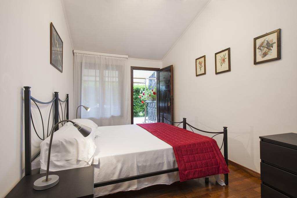 Hotel La Pineta Dei Liberti Lido dei Pini Esterno foto