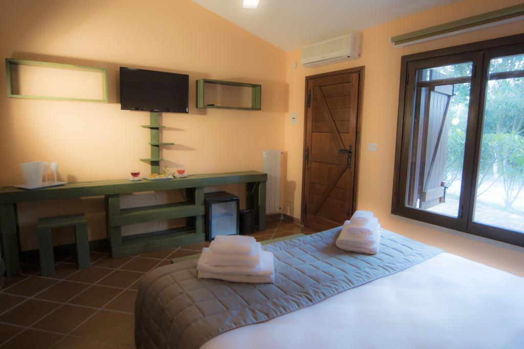 Hotel La Pineta Dei Liberti Lido dei Pini Esterno foto