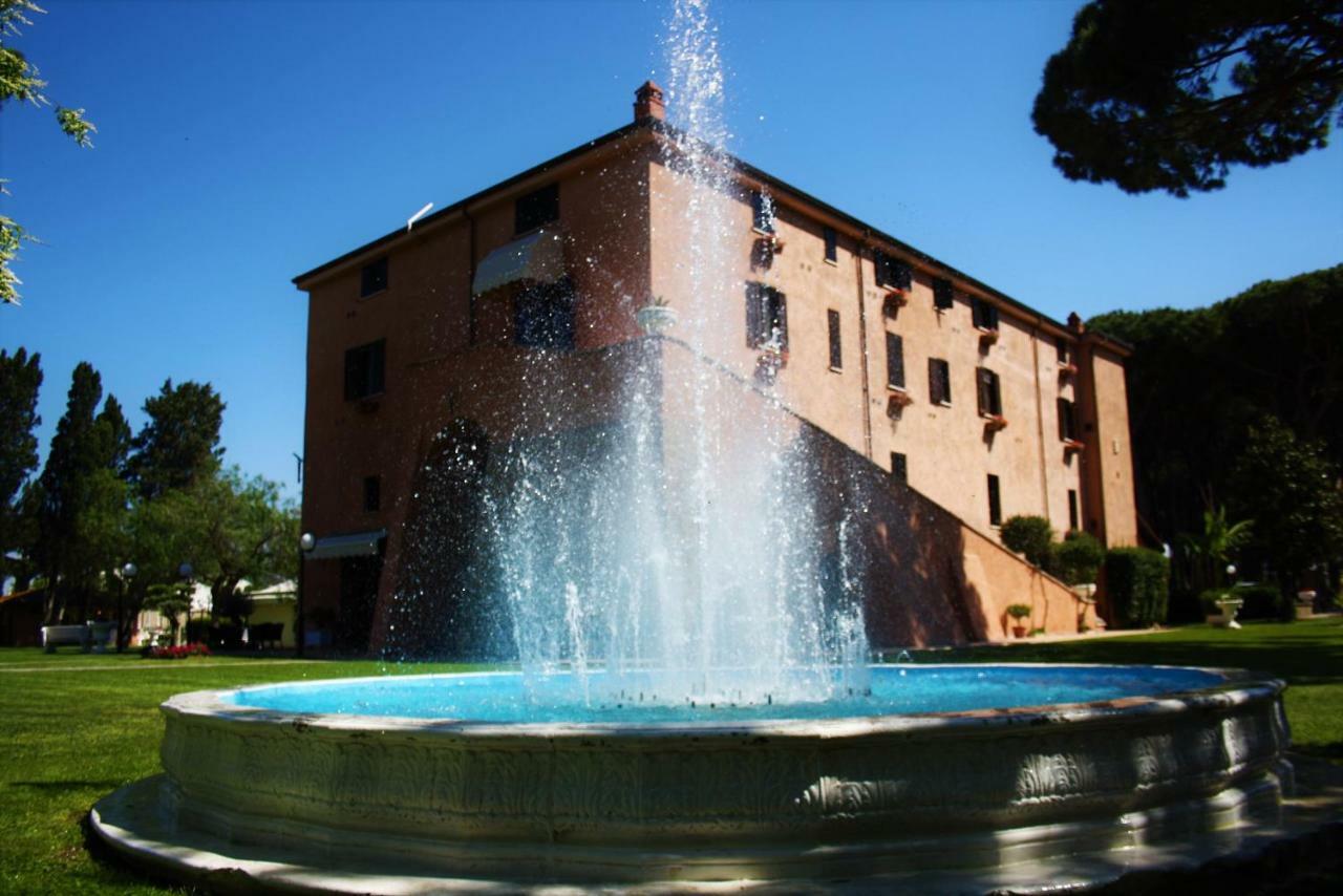 Hotel La Pineta Dei Liberti Lido dei Pini Esterno foto